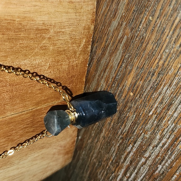 New Blue Kyanite essential oils bottle - Picture 3 of 5